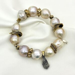 GÜMÜŞ OBJELİ İNCİ TASARIM BİLEKLİK