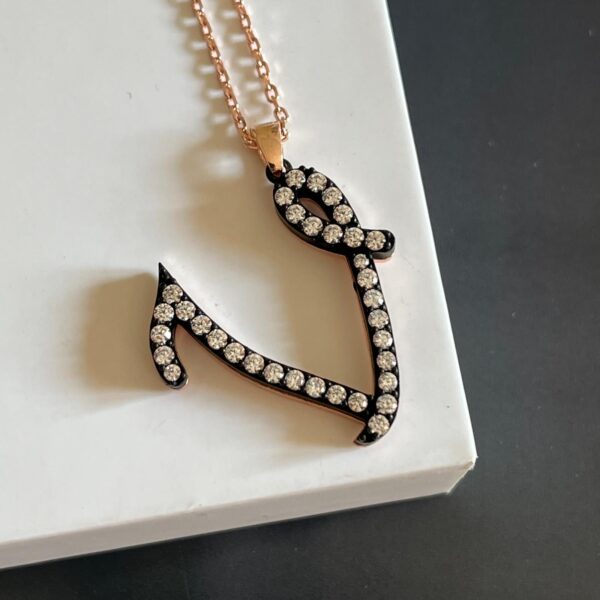 V harfli Elmas montür kolye reyhan coşkun