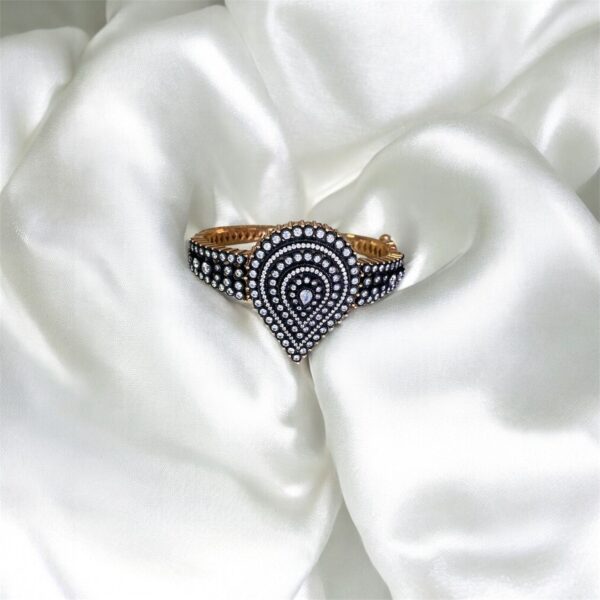 elmas montürlü büyük model reyhan coşkuın