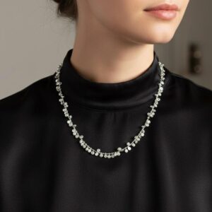 Işıltılı Taş Detaylı Gümüş Kolye