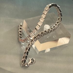 Kare Taşlı Gümüş Bileklik