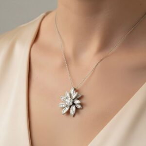 Orkide Model Zirkon Taşlı Vip Kolye