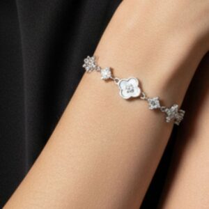 Taşlı Yonca Gümüş Bileklik